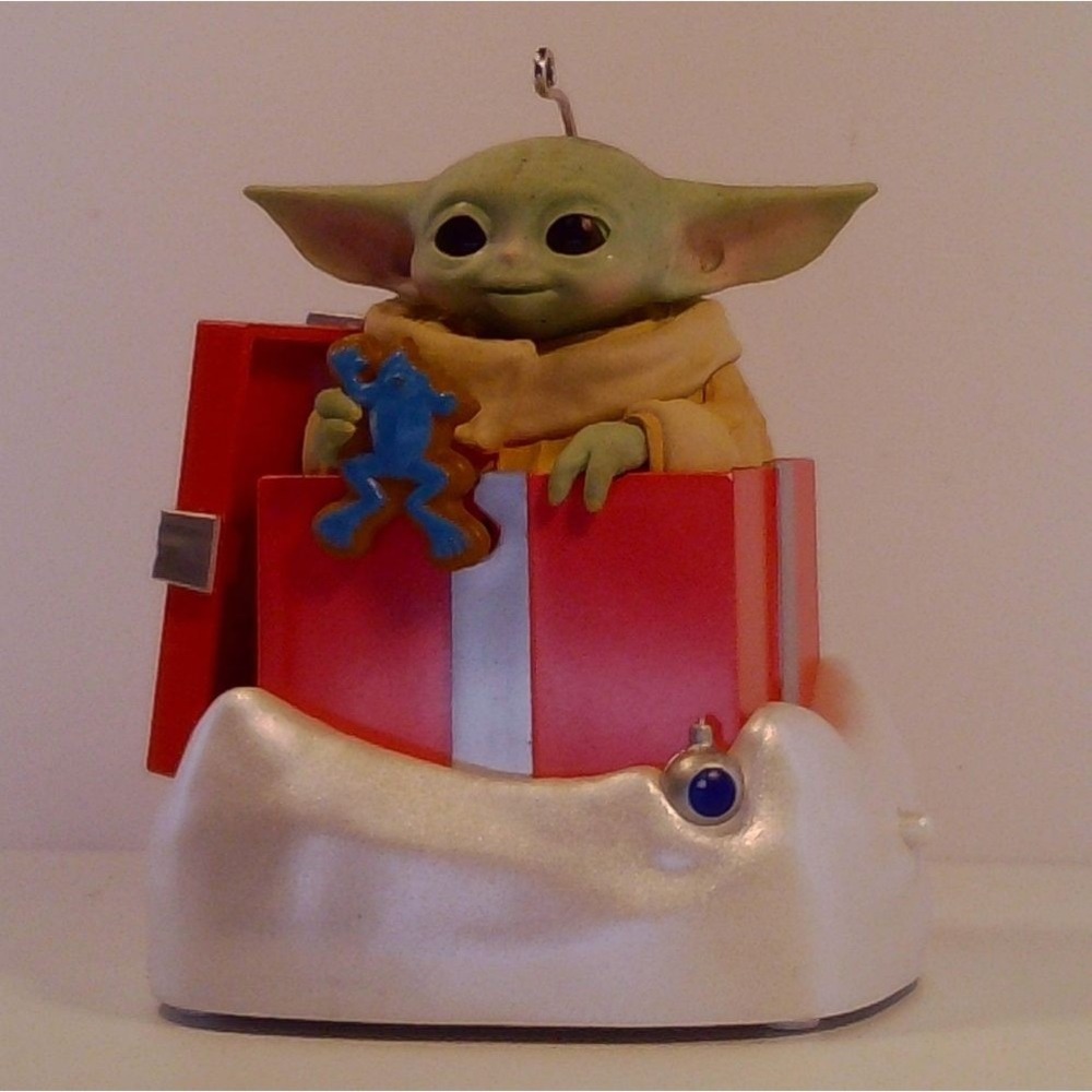 Grogu Hanging Ornament Star Wars Baby Yoda Resin Christmas‎ Collectible